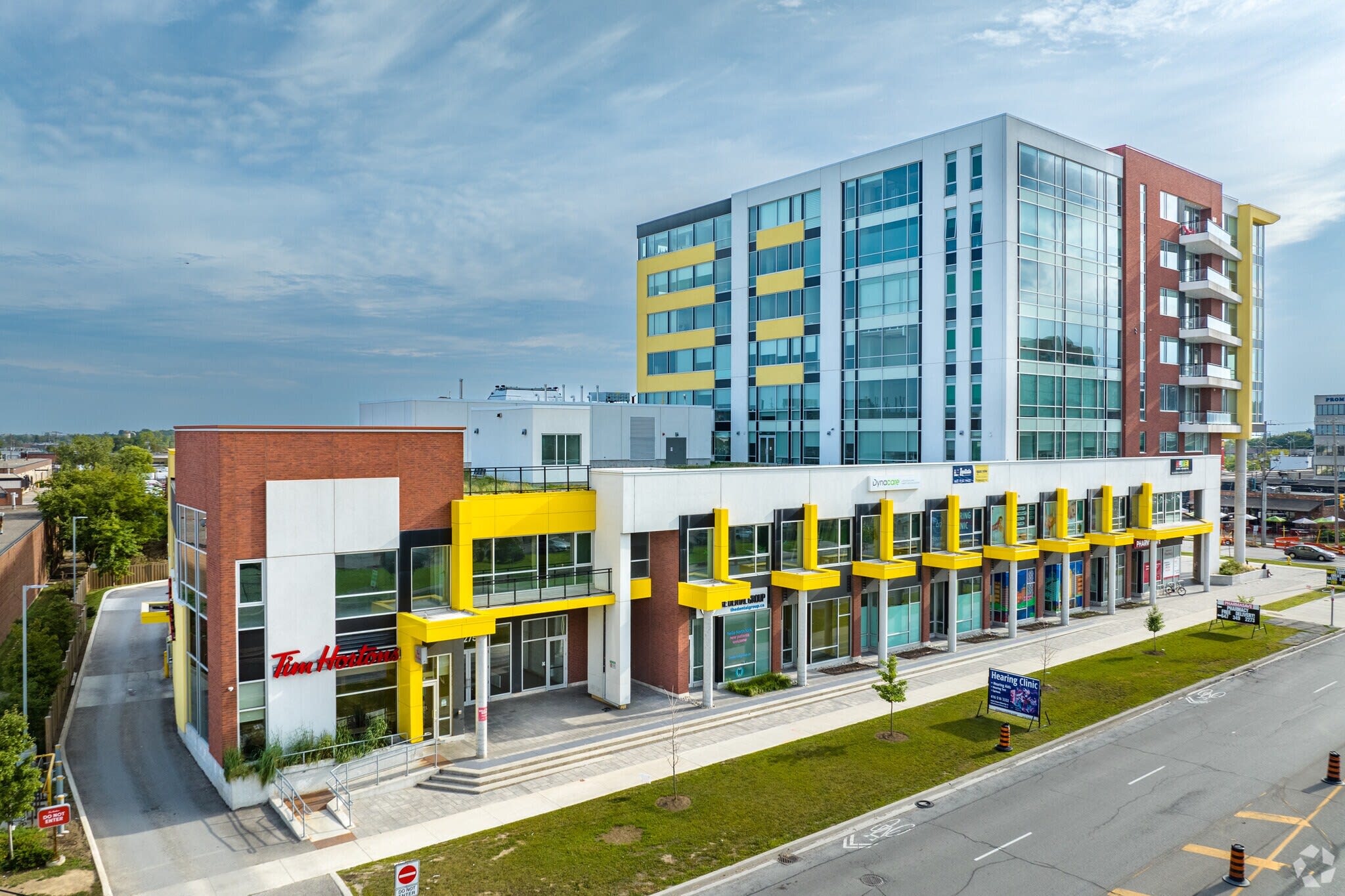 1275 Finch Ave W, Toronto — TSCC 2727 Building Exterior